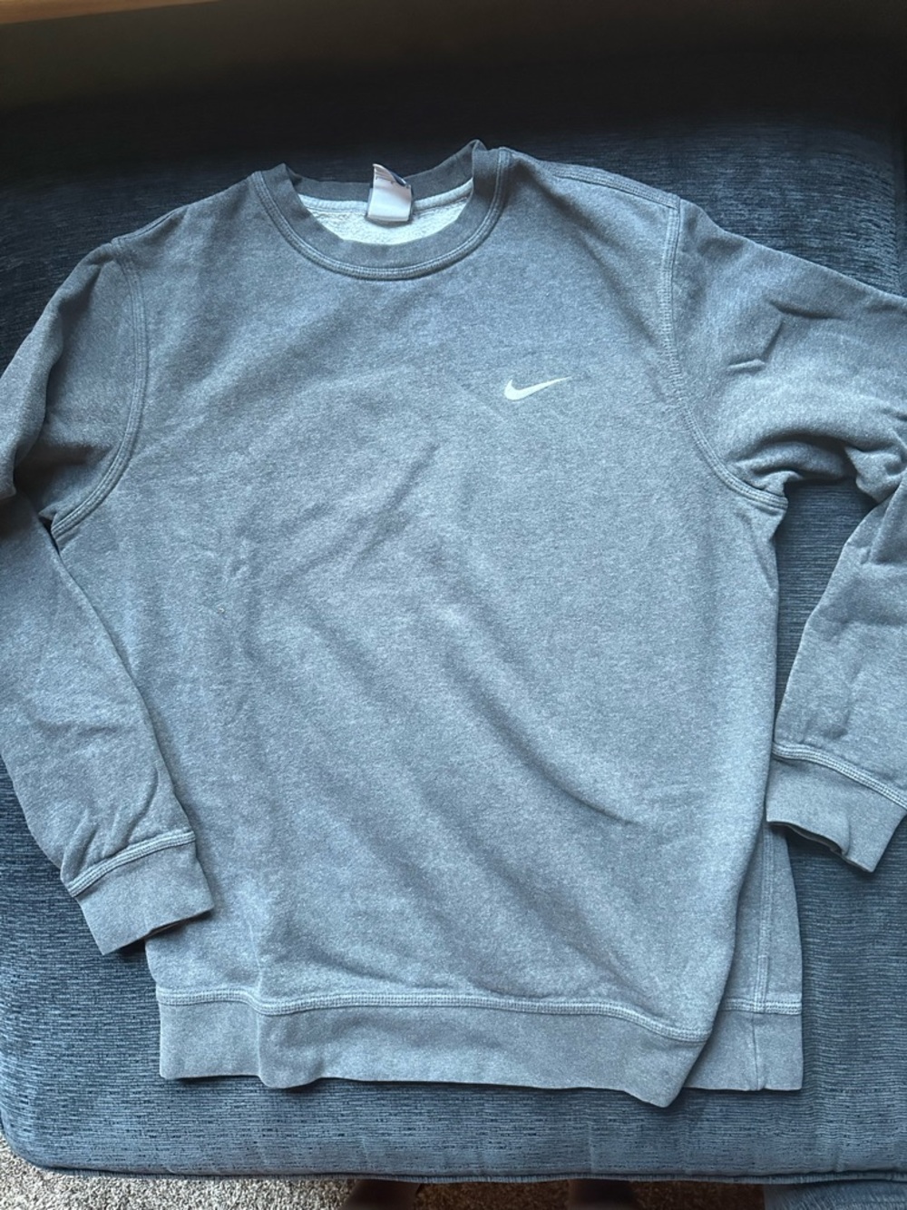 Nike Men's Heather Gray Crewneck Sweatshirt with Swoosh